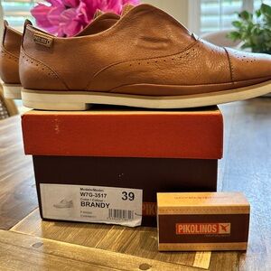 Pikolinos Slip On Oxford sz 39 (8.5)